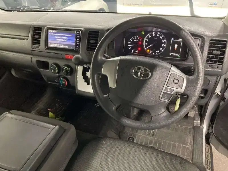 TOYOTA HIACE VAN LONGDX Image 9