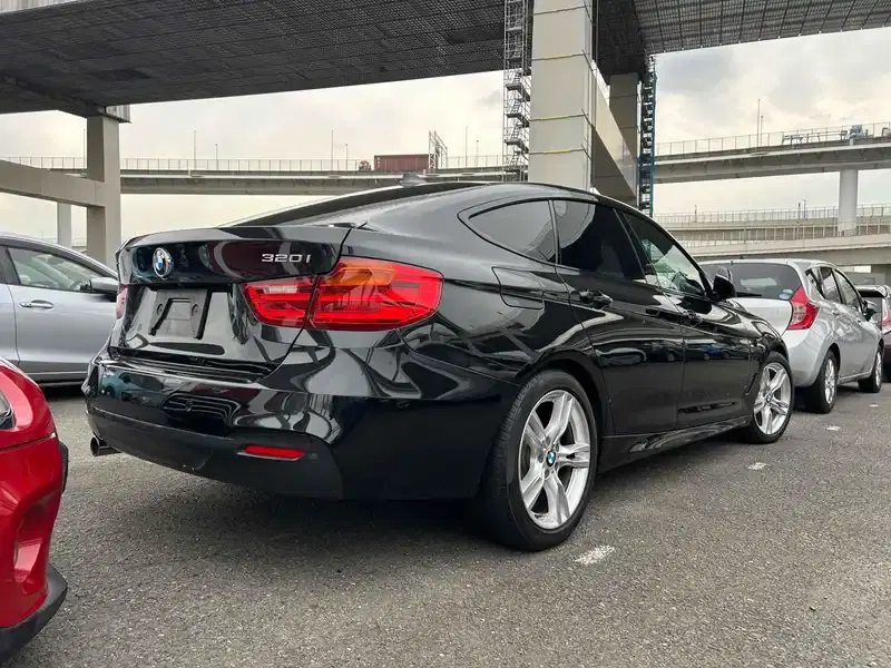BMW 320I GRAN TURISMO M-SPORT Image 2