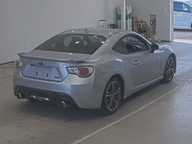 SUBARU BRZ S Image 4