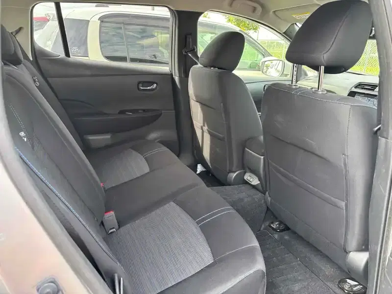 NISSAN LEAF X Image 10