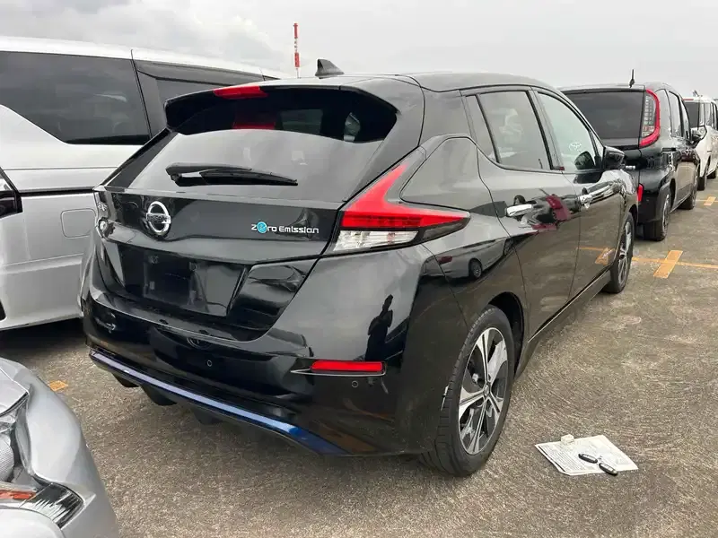 NISSAN LEAF X V SELECTION Image 2