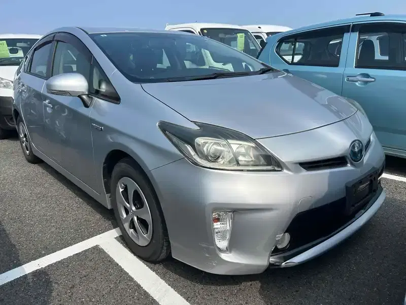 2015 Toyota PRIUS 111,000 km