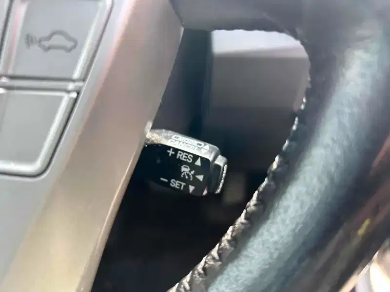 TOYOTA PRIUS G Image 9