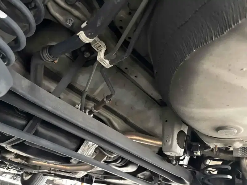 TOYOTA PRIUS ALPHA S Image 21