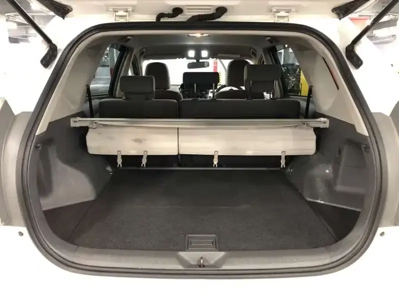 TOYOTA PRIUS ALPHA S L SELECTION Image 9
