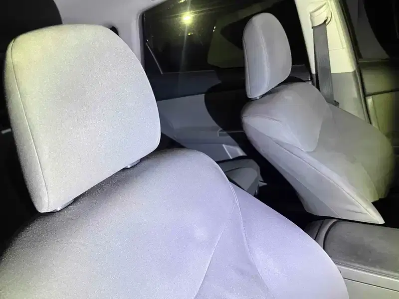 TOYOTA PRIUS ALPHA S Image 7