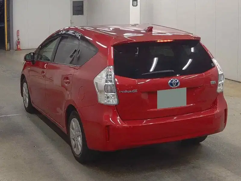 TOYOTA PRIUS ALPHA S Image 2