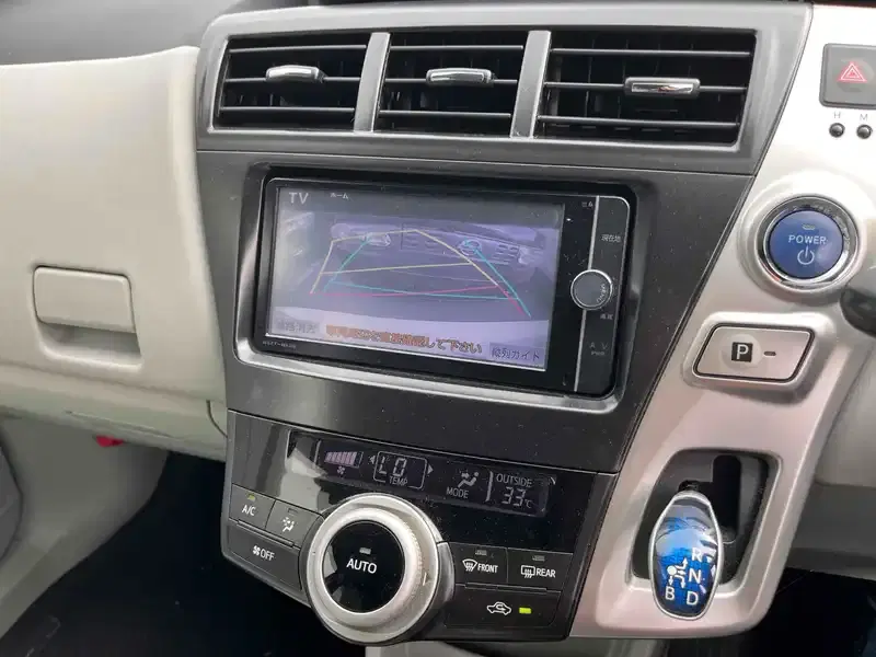TOYOTA PRIUS ALPHA S Image 10