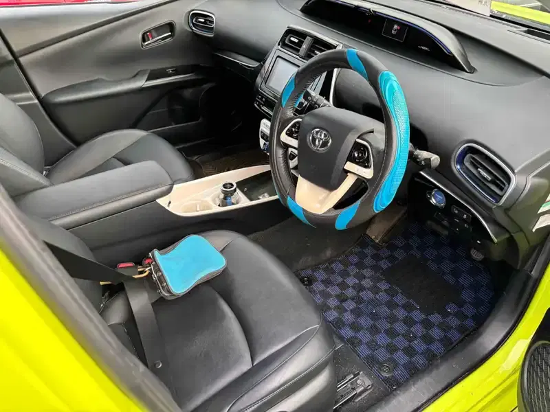 TOYOTA PRIUS A TOURINGSELECTION Image 6