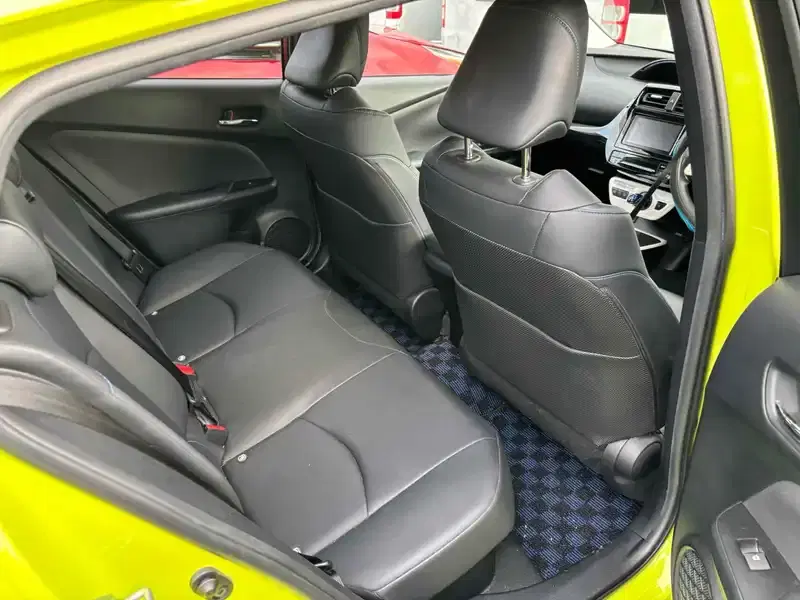 TOYOTA PRIUS A TOURINGSELECTION Image 7