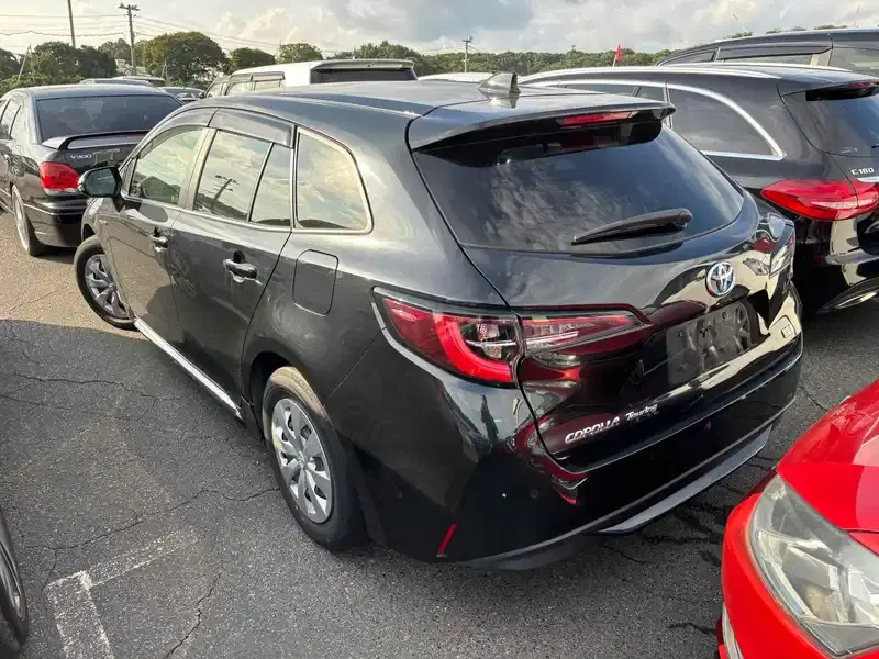 TOYOTA COROLLA TOURING HYBRID G-X Image 2