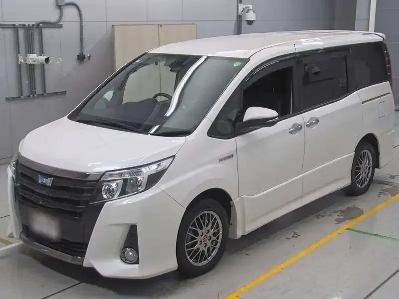 2016 Toyota NOAH 132,000 km