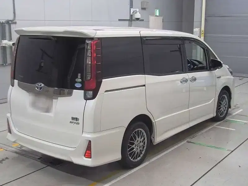 TOYOTA NOAH HV SI WXB Image 2
