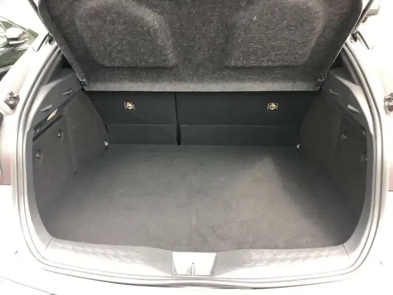 TOYOTA C-HR S Image 9