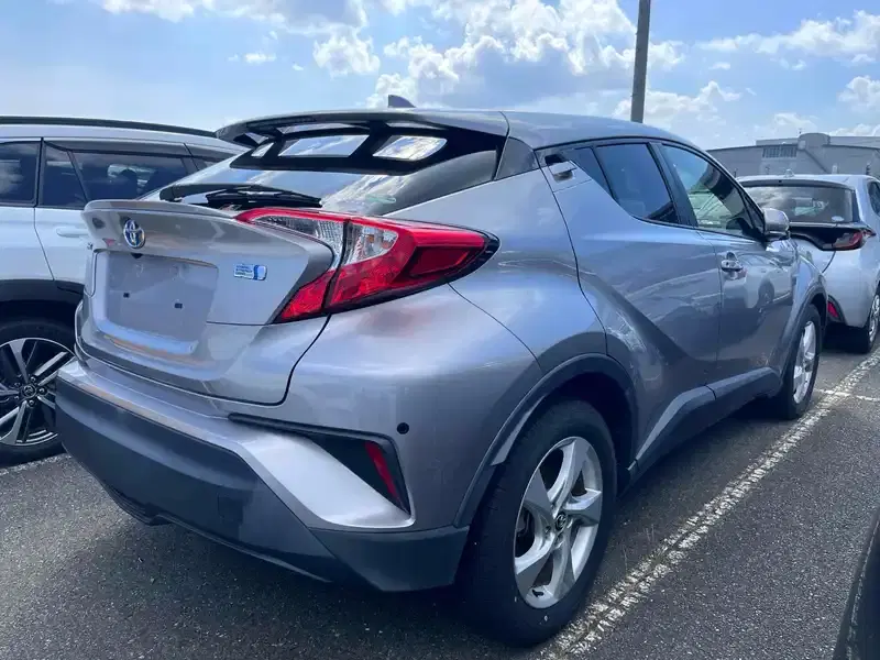 TOYOTA C-HR S Image 2
