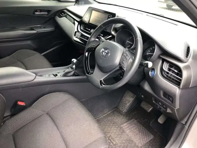 TOYOTA C-HR S Image 5