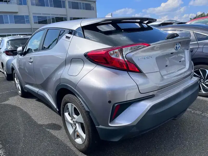 TOYOTA C-HR S Image 11