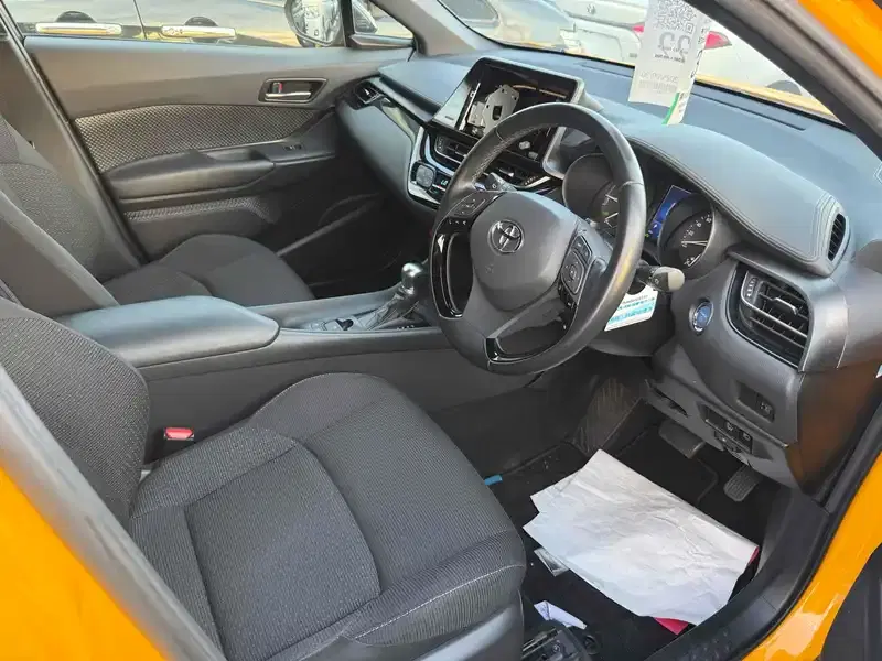 TOYOTA C-HR S Image 3