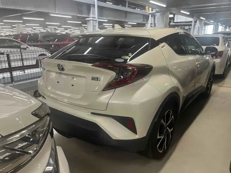 TOYOTA C-HR G Image 2