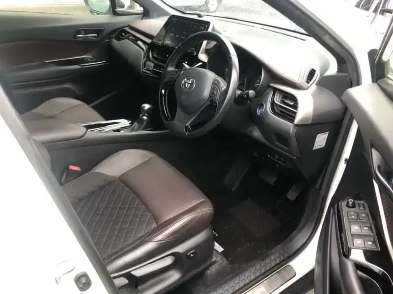 TOYOTA C-HR G Image 5